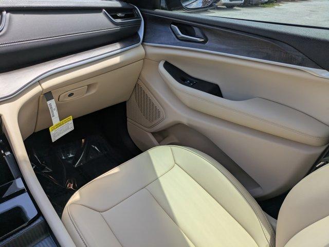 new 2025 Jeep Grand Cherokee car, priced at $43,630