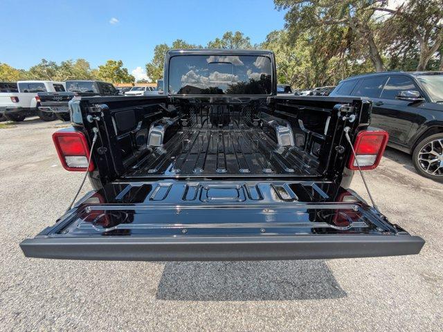 new 2025 Jeep Gladiator car, priced at $44,430