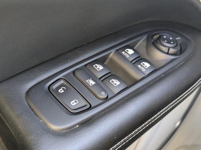 used 2021 Jeep Compass car, priced at $15,401