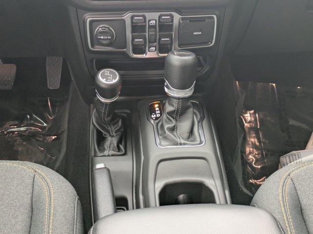 new 2025 Jeep Gladiator car, priced at $37,880
