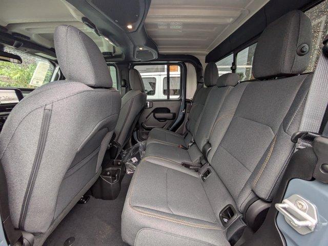 new 2025 Jeep Gladiator car, priced at $37,880