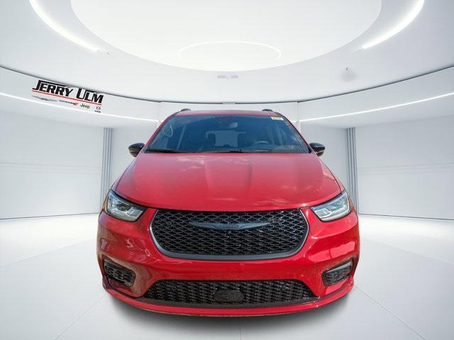 new 2026 Chrysler Pacifica car, priced at $51,020