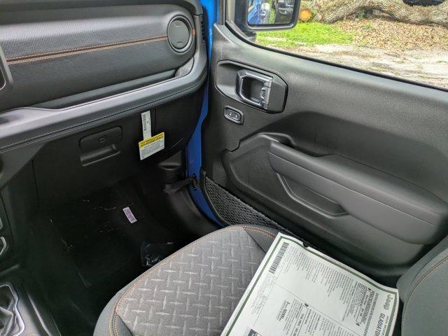new 2025 Jeep Gladiator car, priced at $42,385