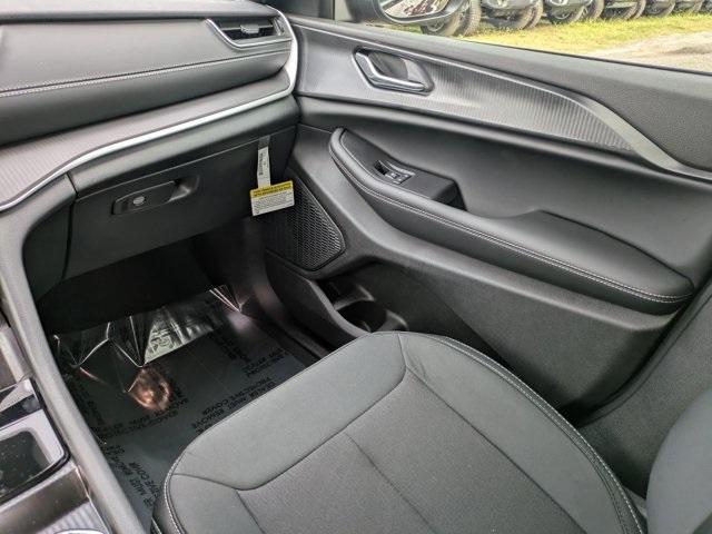 new 2025 Jeep Grand Cherokee L car, priced at $33,125