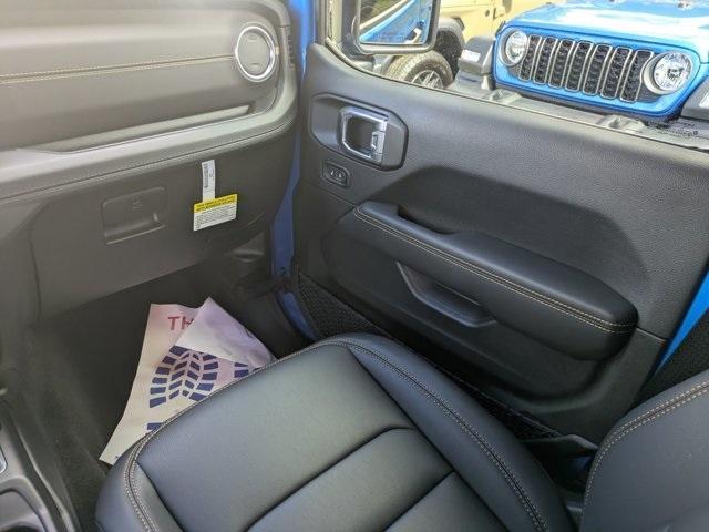 new 2025 Jeep Wrangler car, priced at $47,615