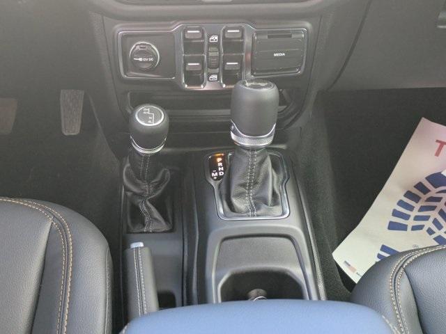 new 2025 Jeep Wrangler car, priced at $47,615