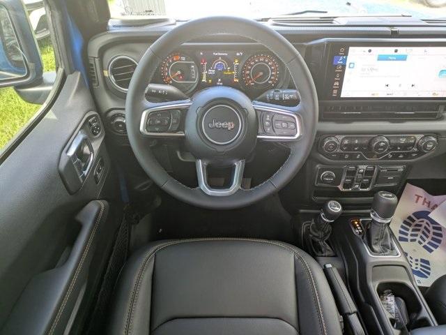 new 2025 Jeep Wrangler car, priced at $47,615