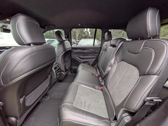 new 2025 Jeep Grand Cherokee car, priced at $37,225