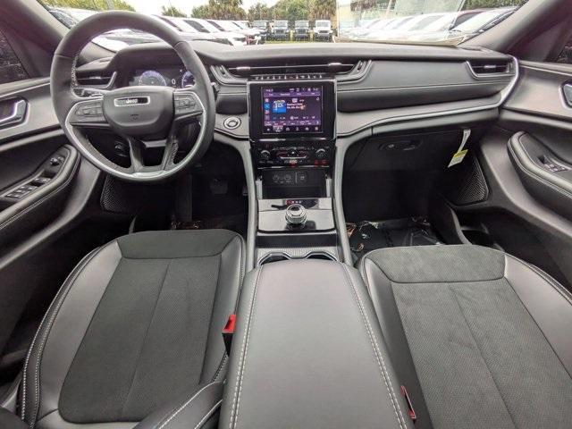 new 2025 Jeep Grand Cherokee car, priced at $37,225