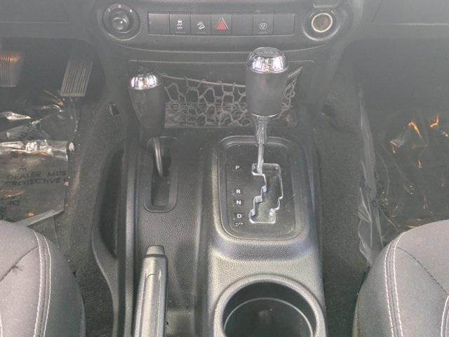 used 2015 Jeep Wrangler Unlimited car, priced at $18,500