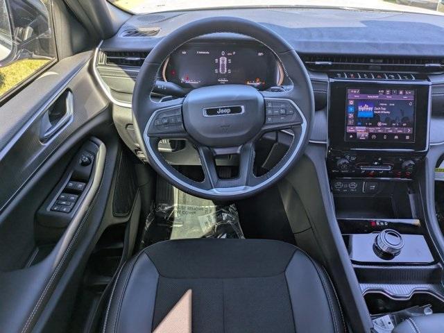 new 2025 Jeep Grand Cherokee car, priced at $38,870