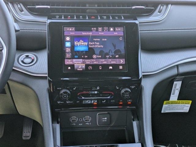 new 2025 Jeep Grand Cherokee car, priced at $38,870