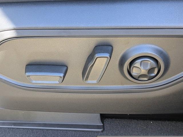 new 2025 Jeep Grand Cherokee car, priced at $38,870