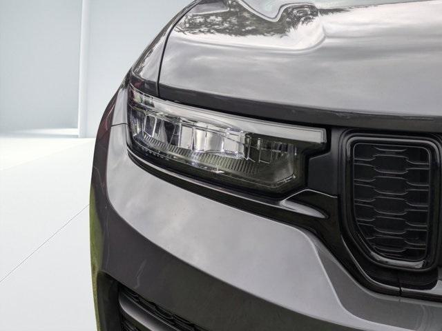 new 2025 Jeep Grand Cherokee car, priced at $37,225