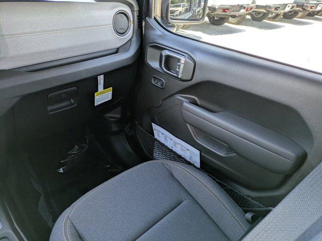 new 2025 Jeep Gladiator car, priced at $36,180