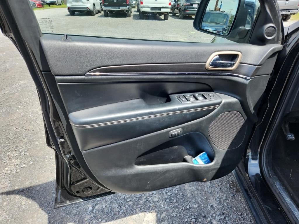 used 2015 Jeep Grand Cherokee car, priced at $8,988