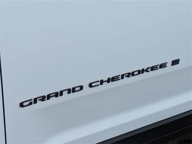 new 2025 Jeep Grand Cherokee car, priced at $38,000