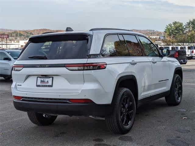 new 2025 Jeep Grand Cherokee car, priced at $38,935