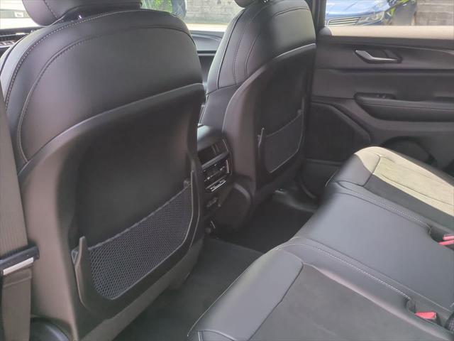 new 2025 Jeep Grand Cherokee car, priced at $38,375