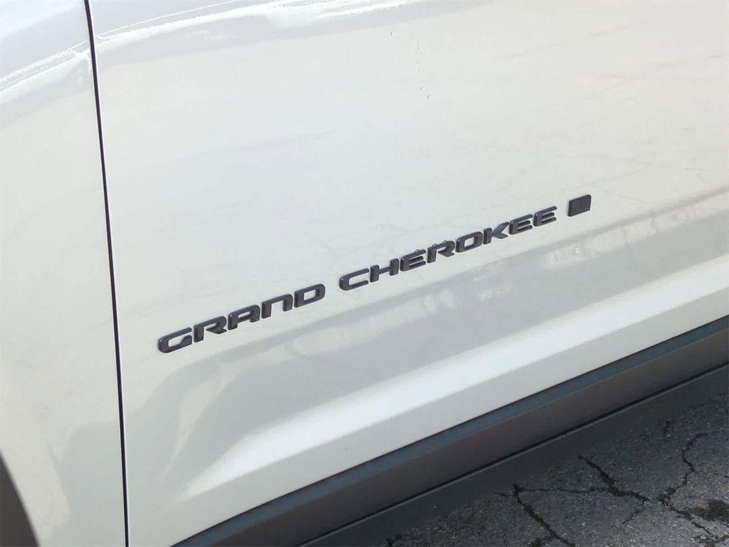 new 2025 Jeep Grand Cherokee car, priced at $37,375