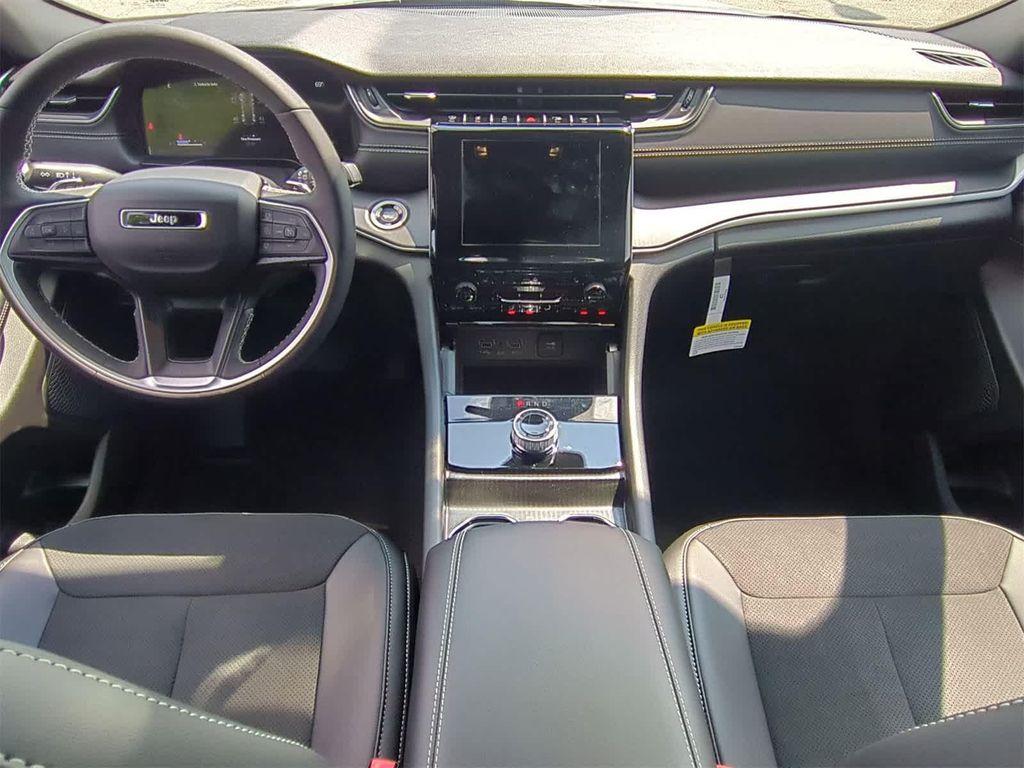 new 2025 Jeep Grand Cherokee car, priced at $37,375