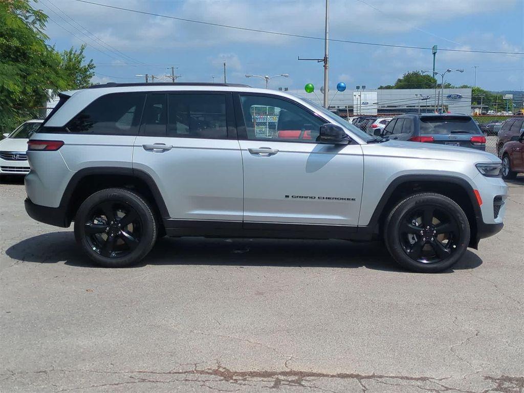 new 2025 Jeep Grand Cherokee car, priced at $37,375