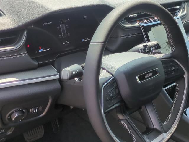 new 2025 Jeep Grand Cherokee car, priced at $38,375