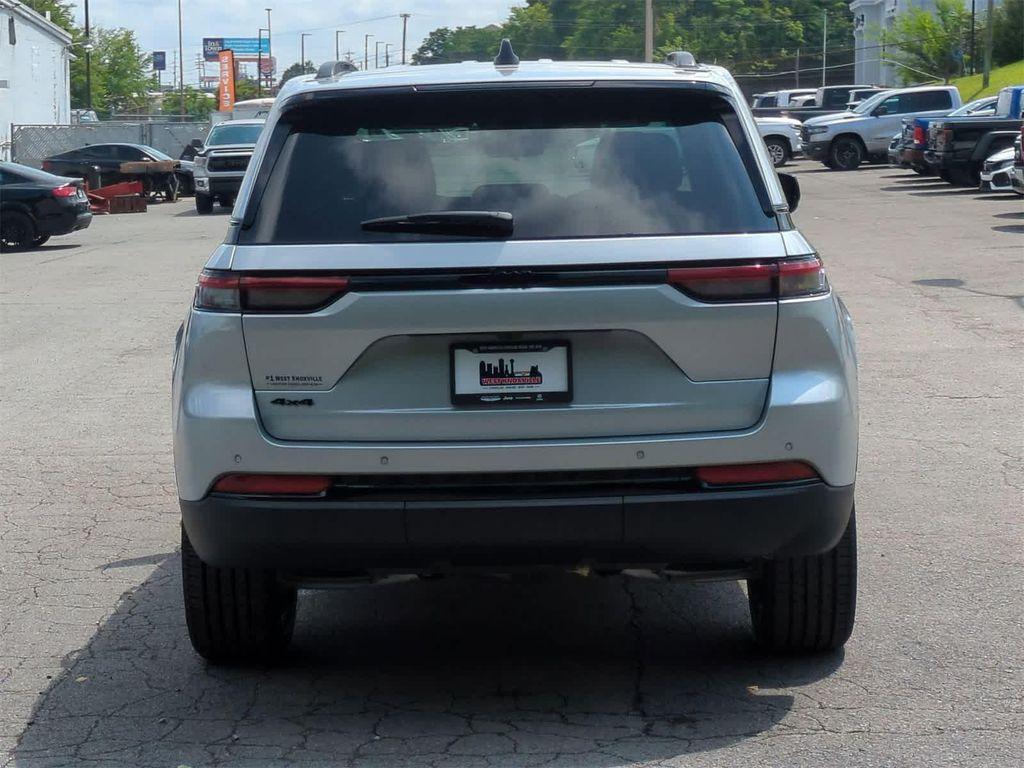 new 2025 Jeep Grand Cherokee car, priced at $37,375