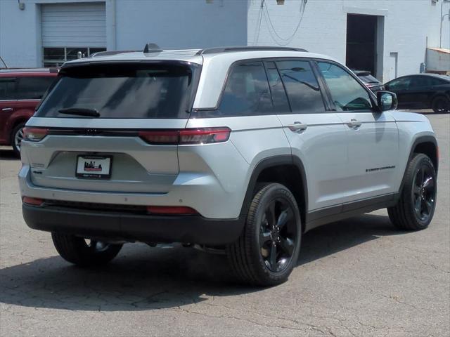 new 2025 Jeep Grand Cherokee car, priced at $38,375