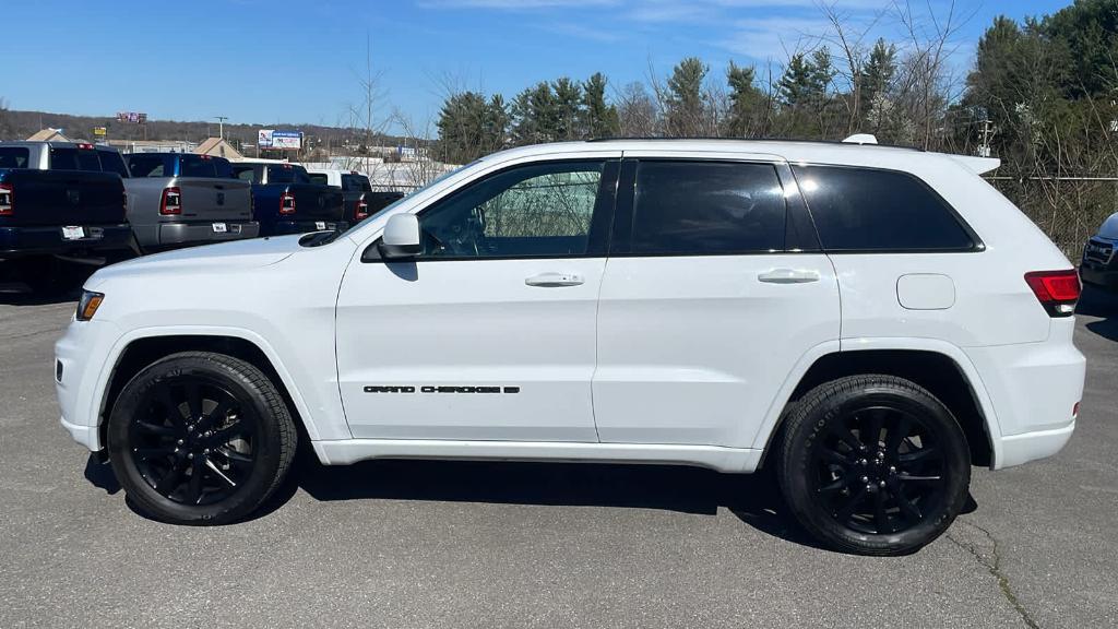 used 2022 Jeep Grand Cherokee WK car, priced at $27,300