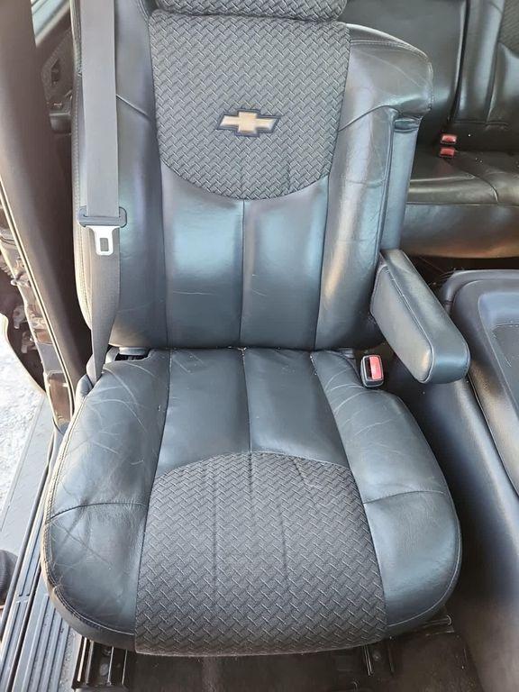 used 2002 Chevrolet Avalanche car, priced at $2,145