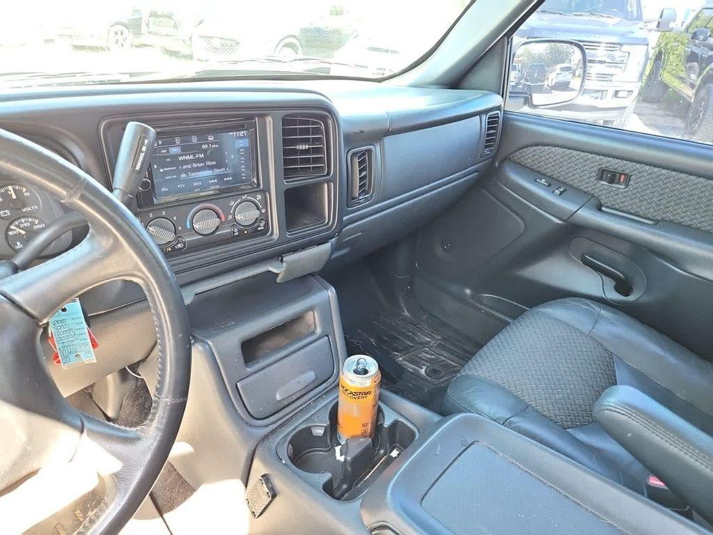 used 2002 Chevrolet Avalanche car, priced at $2,145