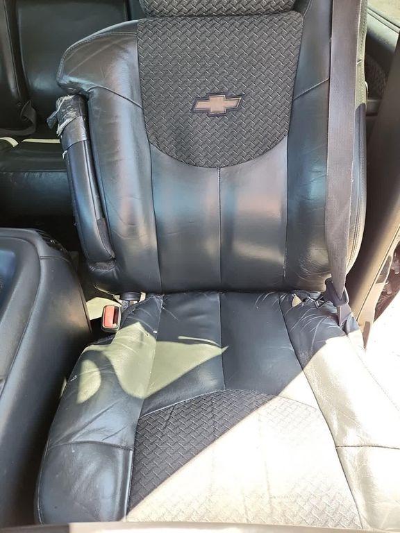 used 2002 Chevrolet Avalanche car, priced at $2,145