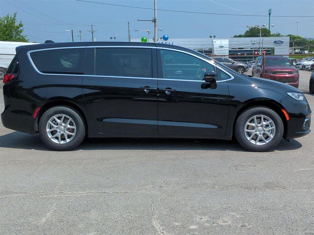 new 2025 Chrysler Pacifica car, priced at $39,000