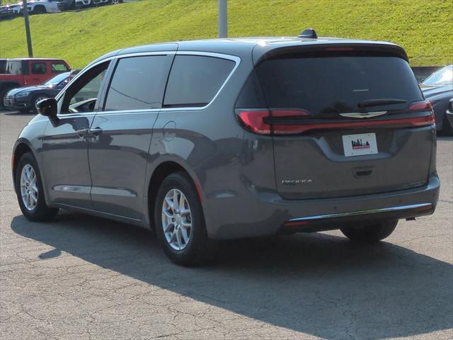 new 2025 Chrysler Pacifica car, priced at $39,940