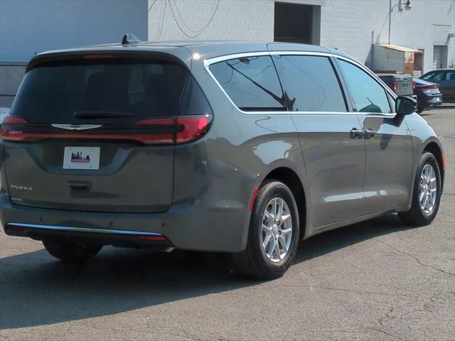 new 2025 Chrysler Pacifica car, priced at $39,940