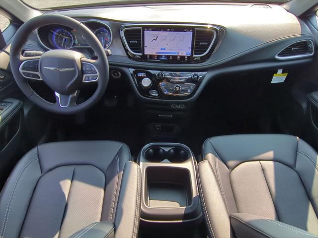 new 2025 Chrysler Pacifica car, priced at $39,940
