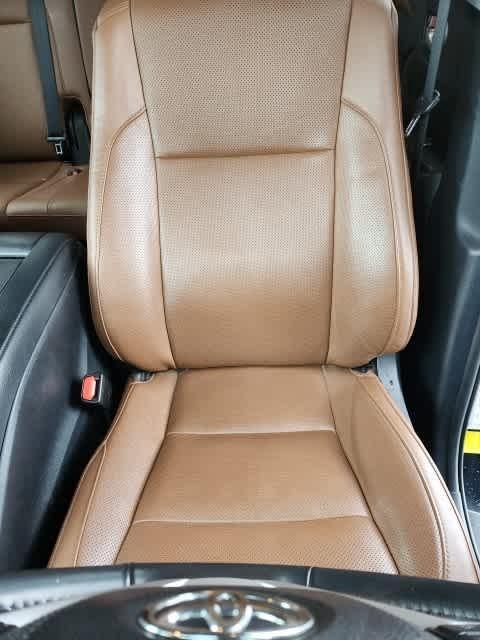 used 2019 Toyota Highlander car, priced at $29,995