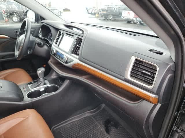 used 2019 Toyota Highlander car, priced at $29,995