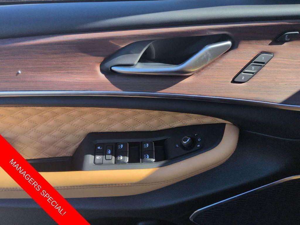 new 2025 Jeep Grand Cherokee car, priced at $53,330