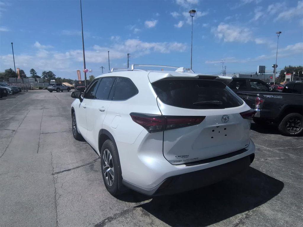 used 2022 Toyota Highlander car, priced at $25,991