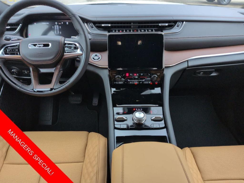 new 2025 Jeep Grand Cherokee car, priced at $52,735