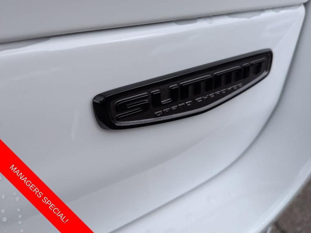 new 2025 Jeep Grand Cherokee car, priced at $52,735