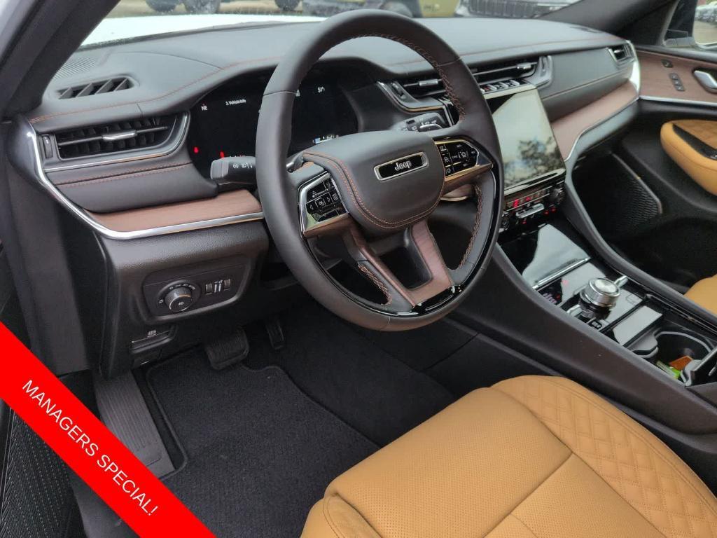 new 2025 Jeep Grand Cherokee car, priced at $52,735