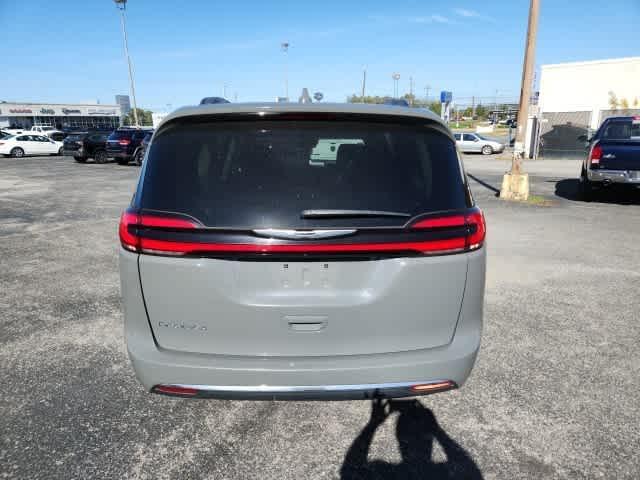 used 2022 Chrysler Pacifica car, priced at $22,000