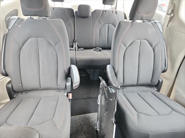 used 2018 Chrysler Pacifica car, priced at $16,550
