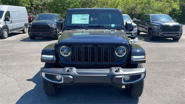 new 2024 Jeep Gladiator car, priced at $41,256