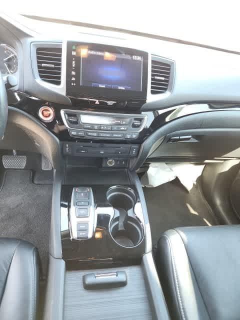 used 2016 Honda Pilot car, priced at $15,995