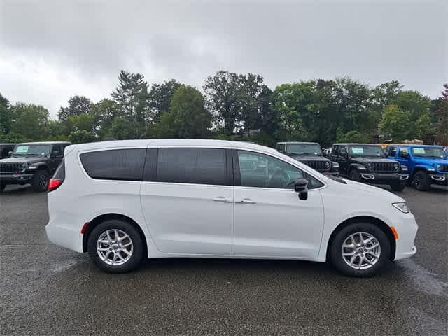 new 2025 Chrysler Pacifica car, priced at $35,000