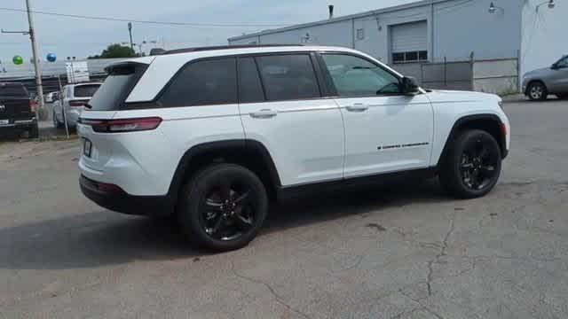 new 2025 Jeep Grand Cherokee car, priced at $38,780